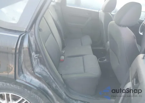 2008 Ford Focus Se/Ses z USA, uszkodzony, nr VIN 1FAHP35N08W284698